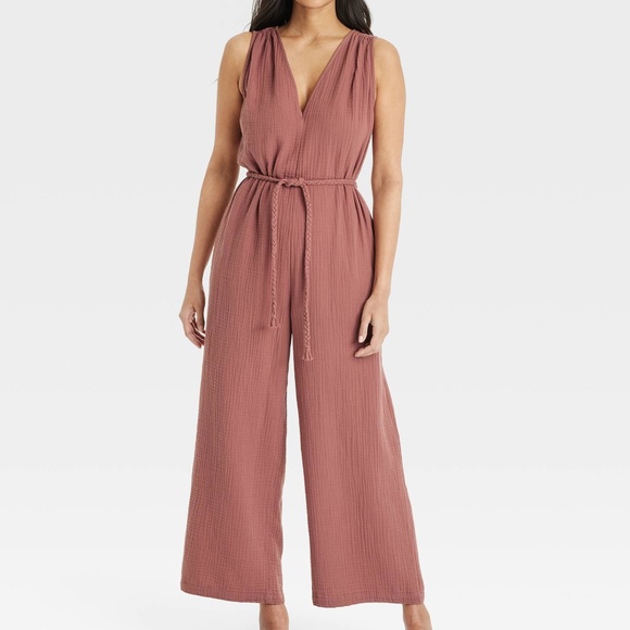 Universal Thread Women’s Gauzy Pull-on Sleeveless Jumpsuit Size Small Belted - Picture 1 of 8